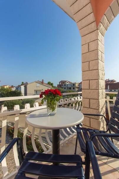 Apartments Tonimir Vodice Eksteriør billede